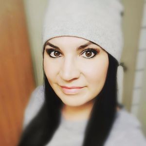 Meet your Posher, April